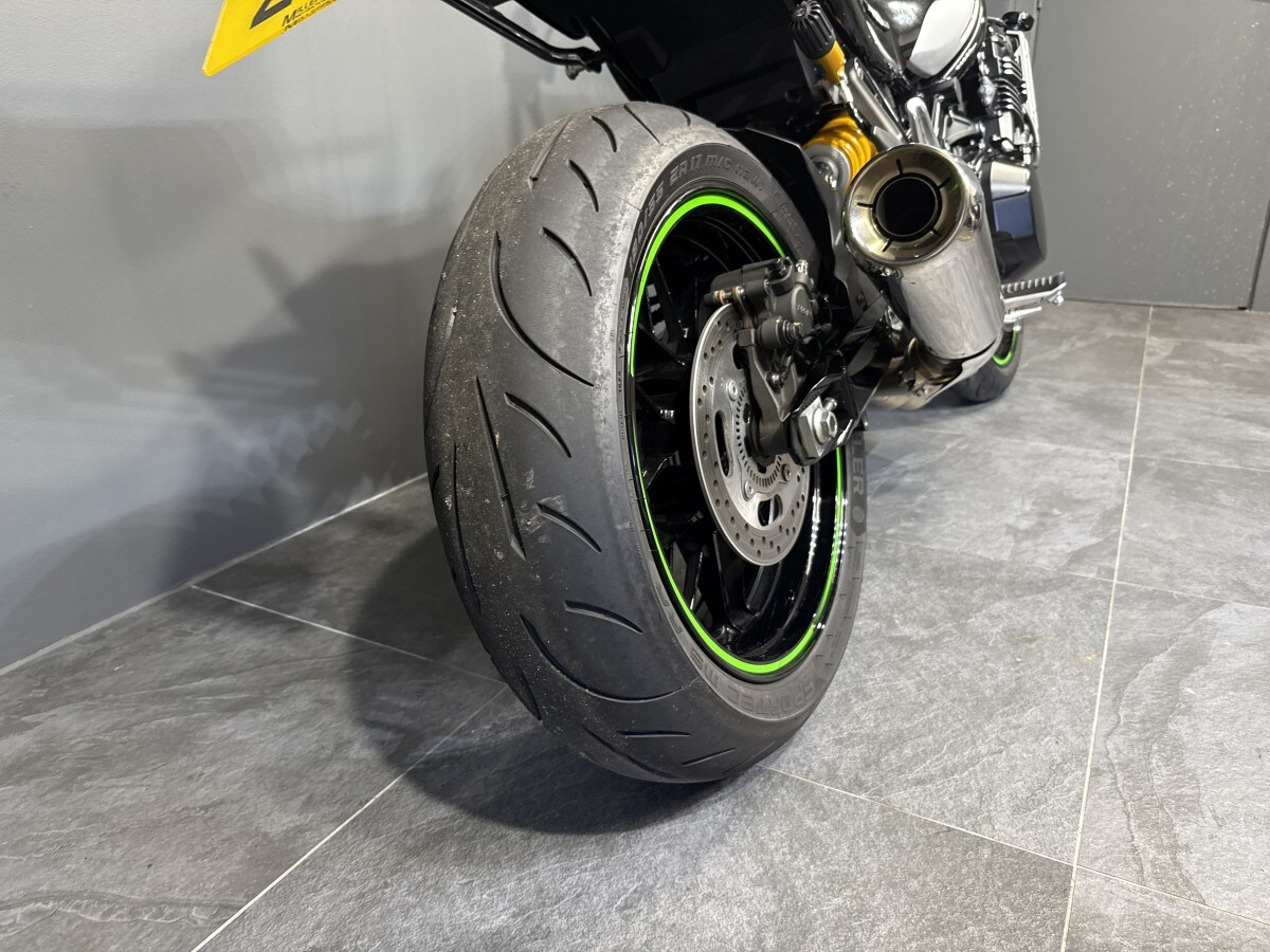 Kawasaki ZR 900 KMFNB