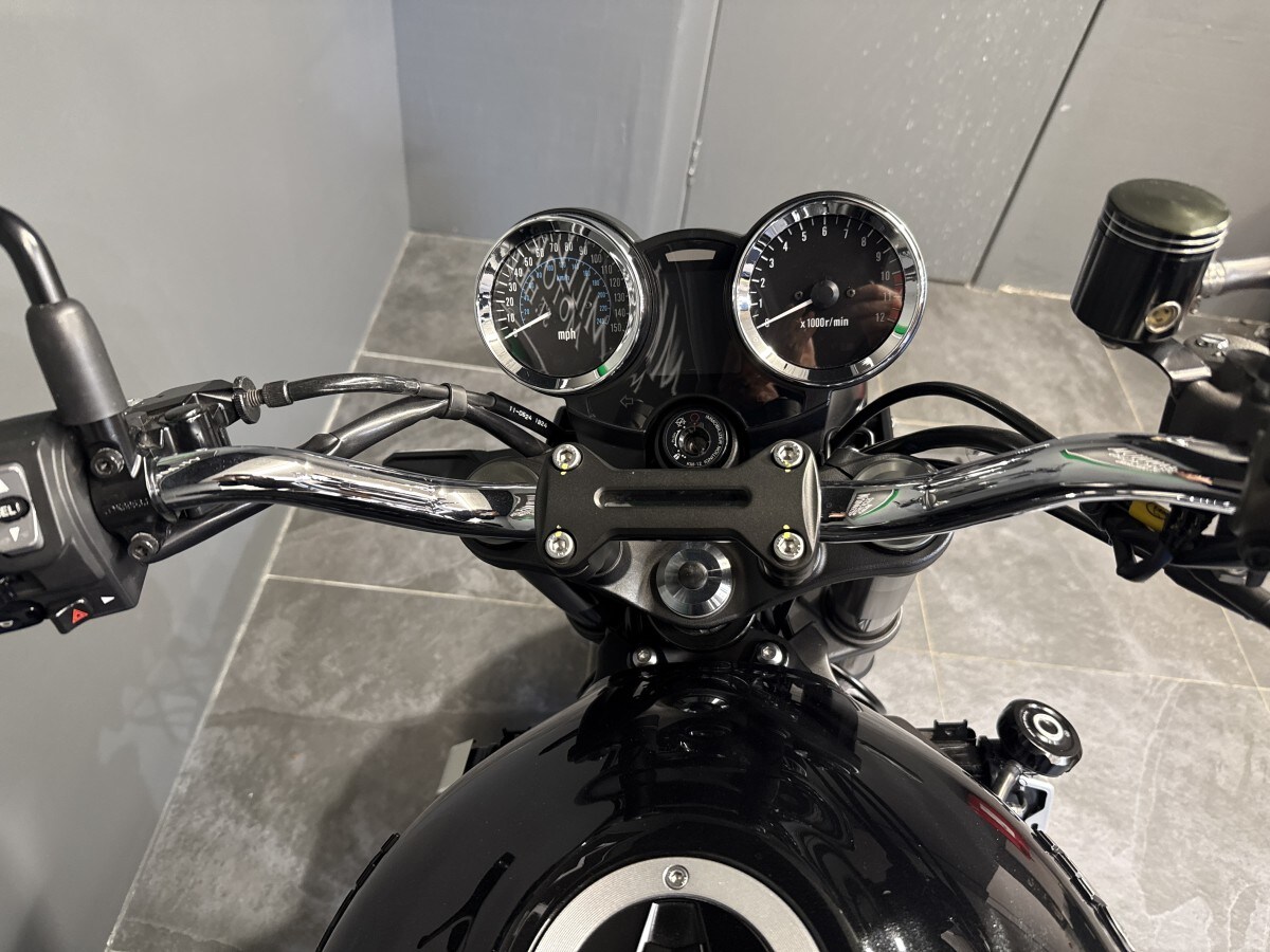 Kawasaki ZR 900 KMFNB