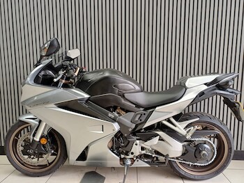 Used Honda VFR 800 F-H 2019 for sale - bike-77867776: Photo