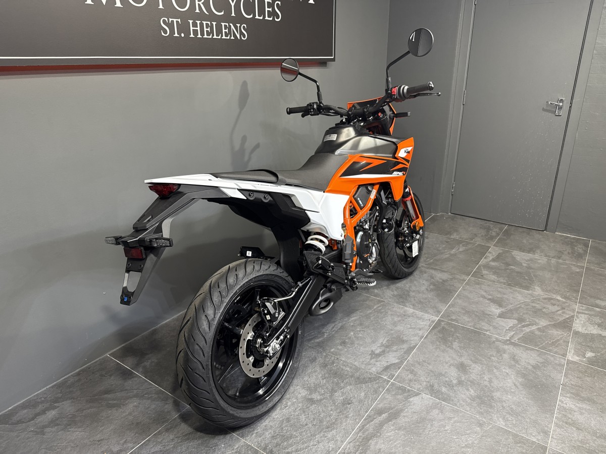 KTM 125 SMC R INC