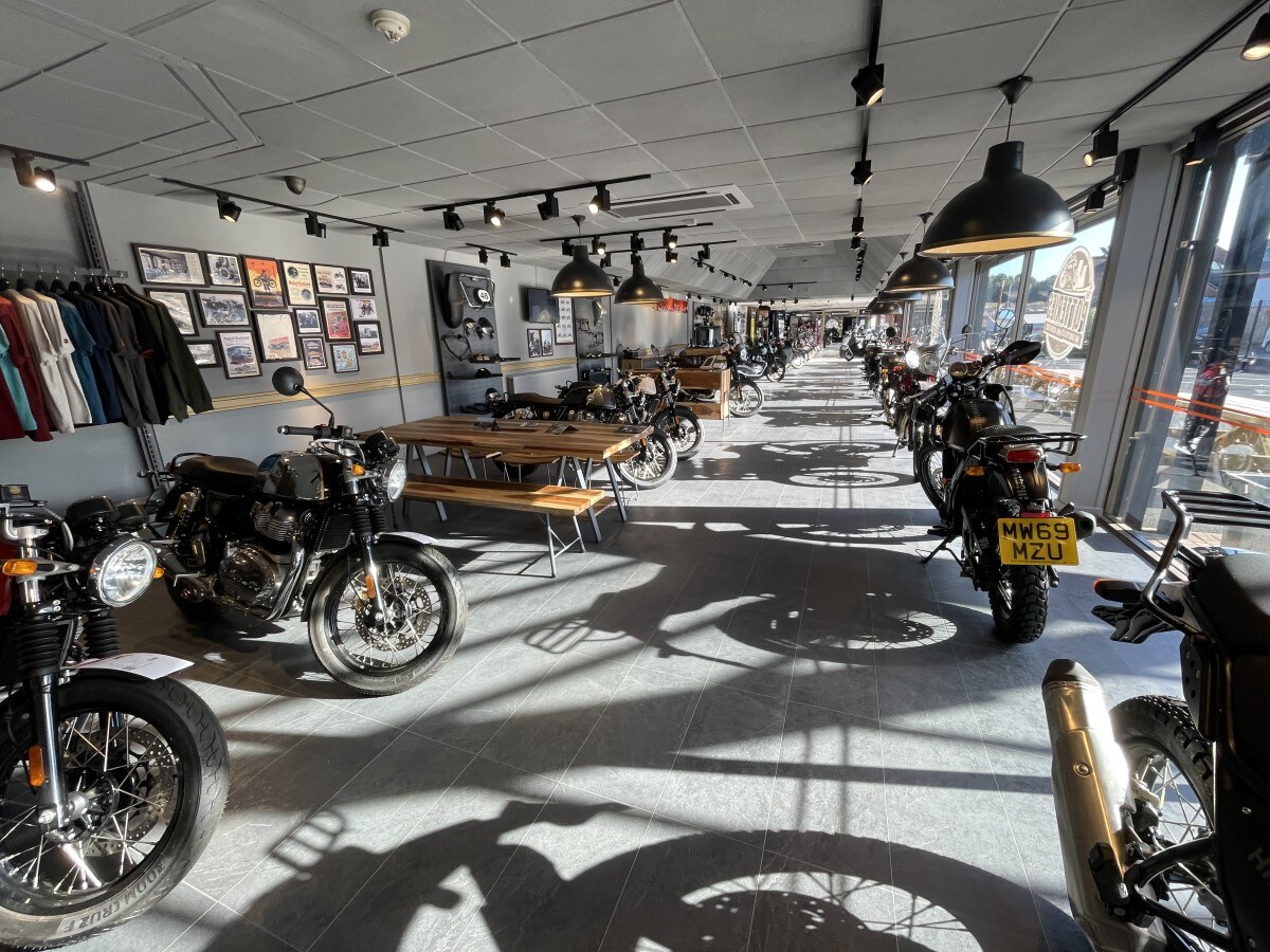 Royal Enfield Super Meteor 650 Astral Blue Pre-reg