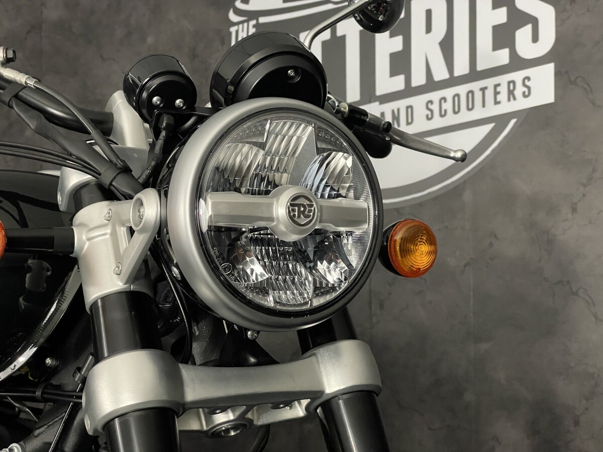 Royal Enfield Super Meteor 650 Astral Blue Pre-reg