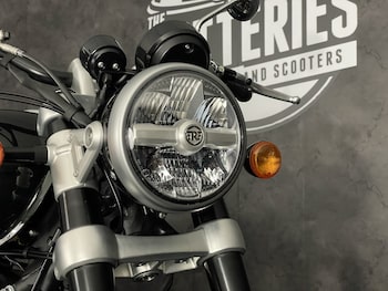 Used Royal Enfield Super Meteor 650 Astral Blue Pre-reg undefined for sale - bike-77866208: Photo