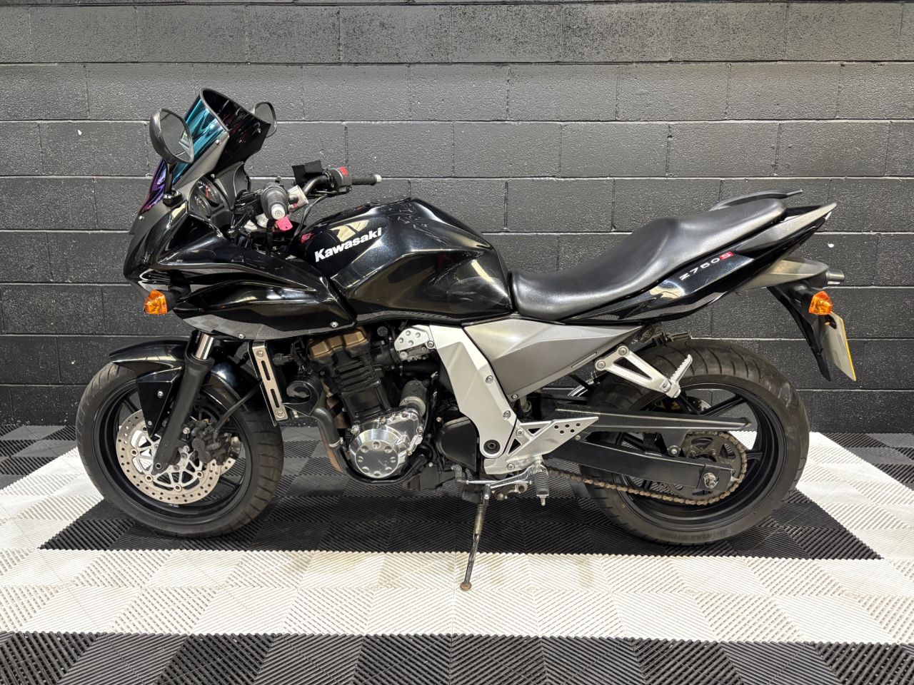 Used Kawasaki Z750 for sale - 78434612: Photo 8