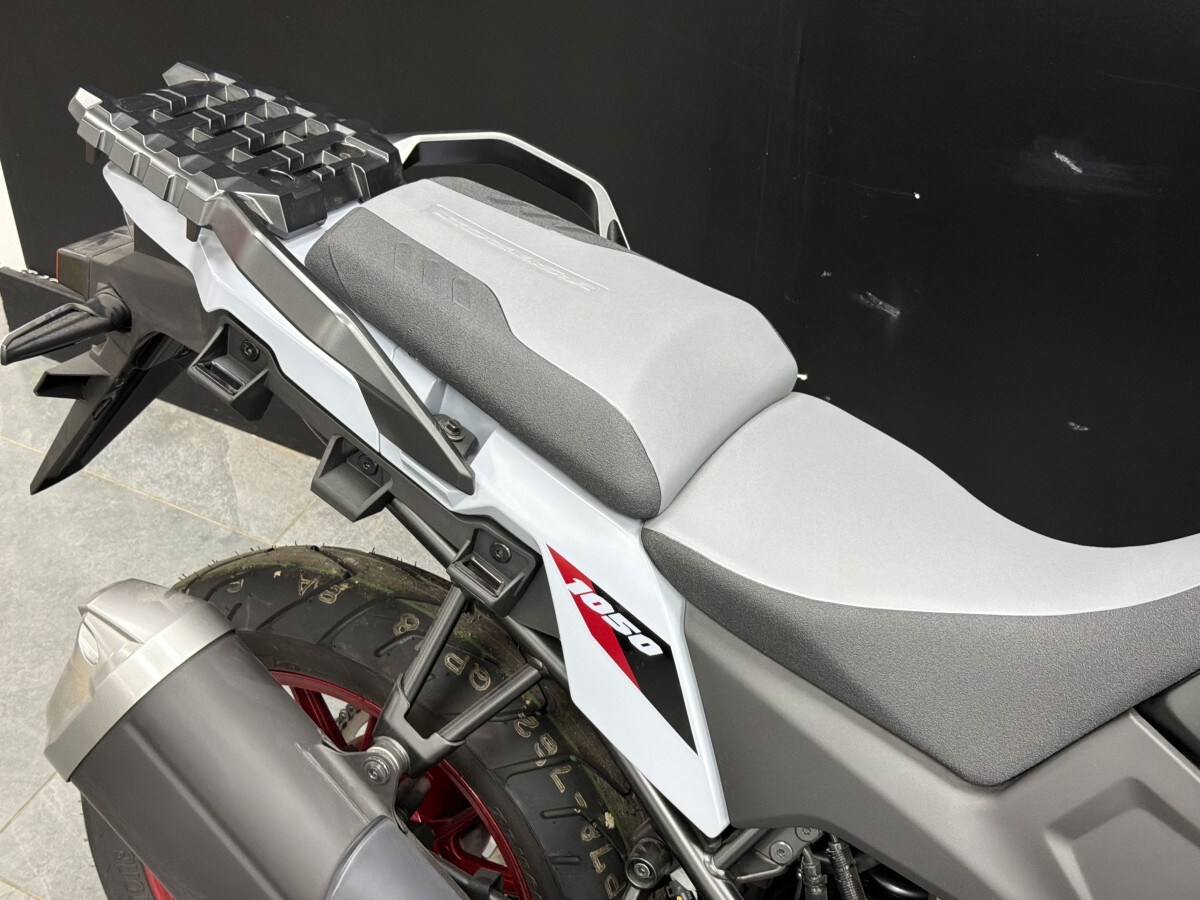 Suzuki DL1050RR V-STROM