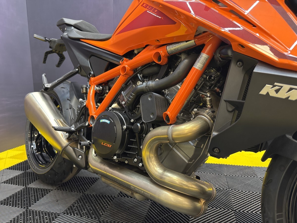 KTM 1390 SUPER DUKE R EVO