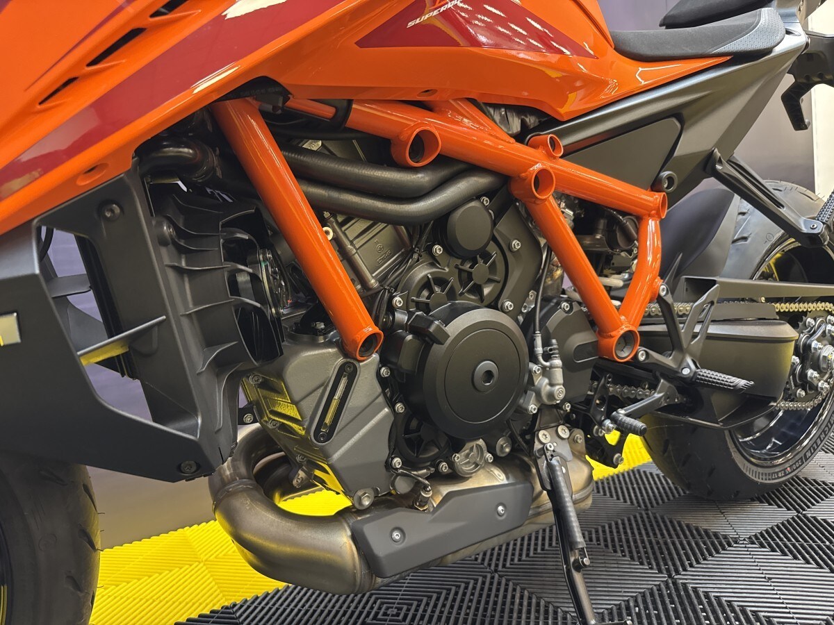 KTM 1390 SUPER DUKE R EVO