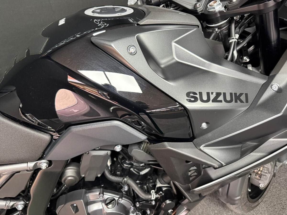 Suzuki GSX 800 FRQM4 GSX-8R