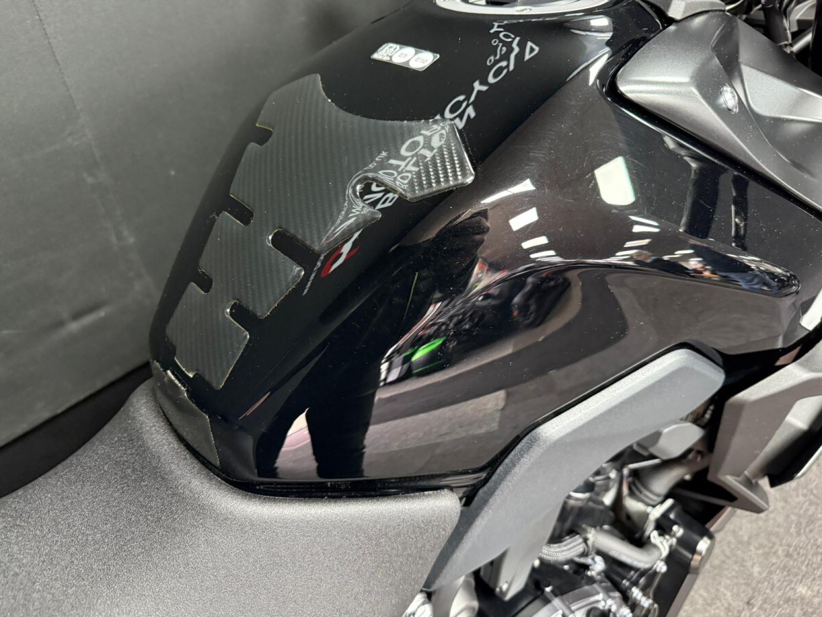 Suzuki GSX 800 FRQM4 GSX-8R