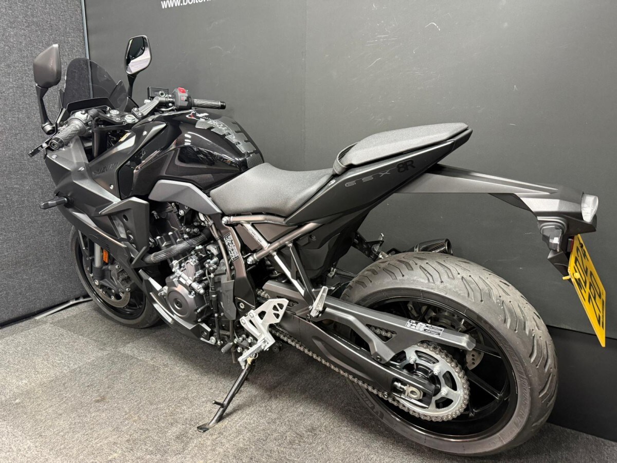 Suzuki GSX 800 FRQM4 GSX-8R