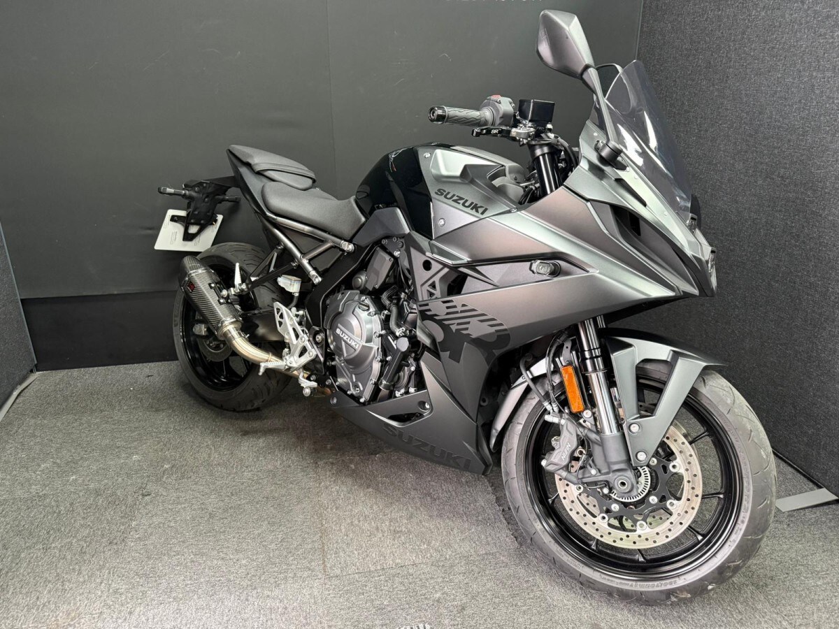 Suzuki GSX 800 FRQM4 GSX-8R
