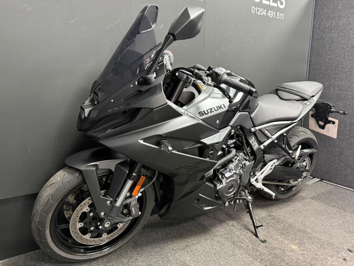 Suzuki GSX 800 FRQM4 GSX-8R