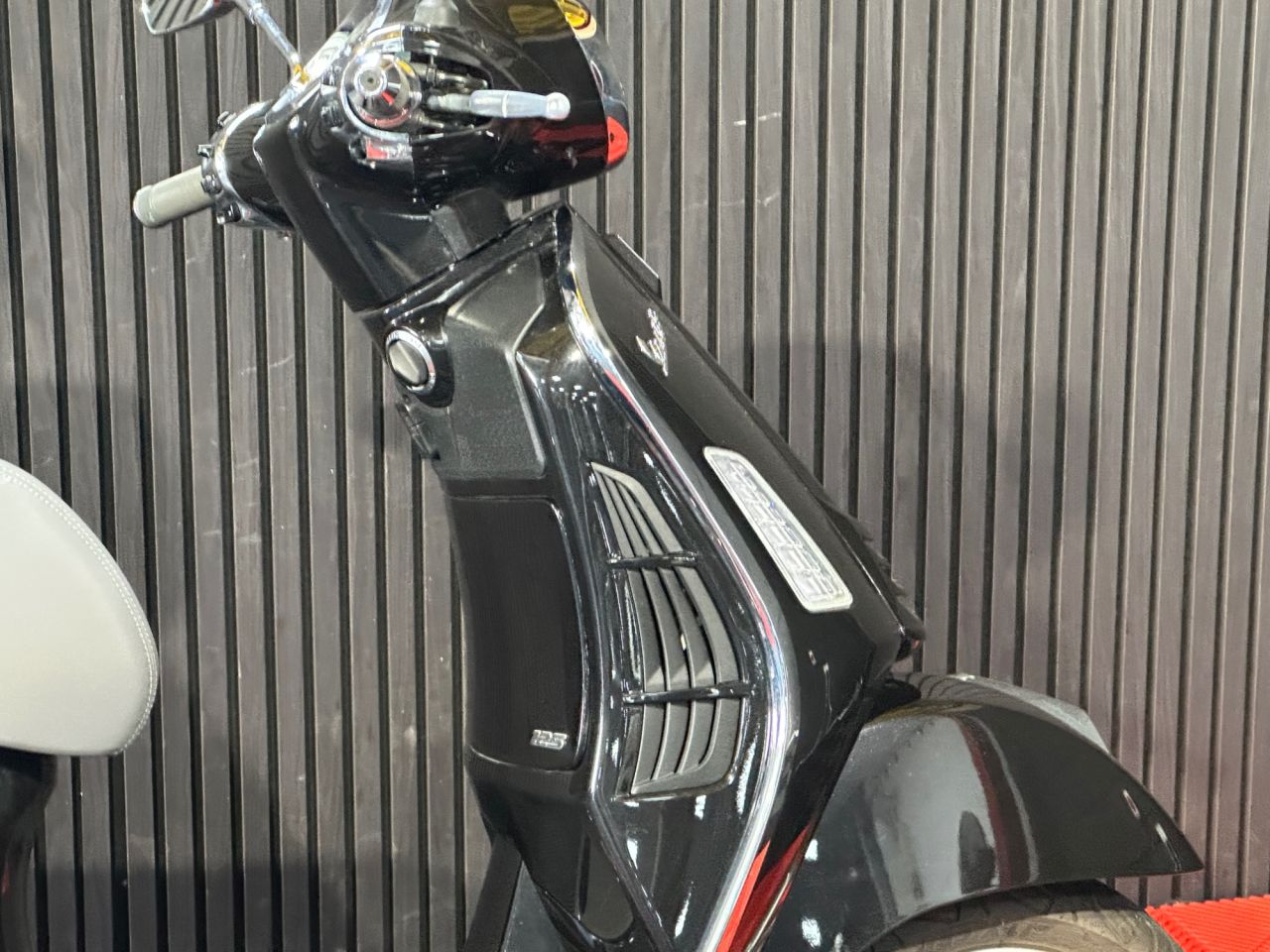 Used Piaggio Vespa GTS for sale - 78838729: Photo 17