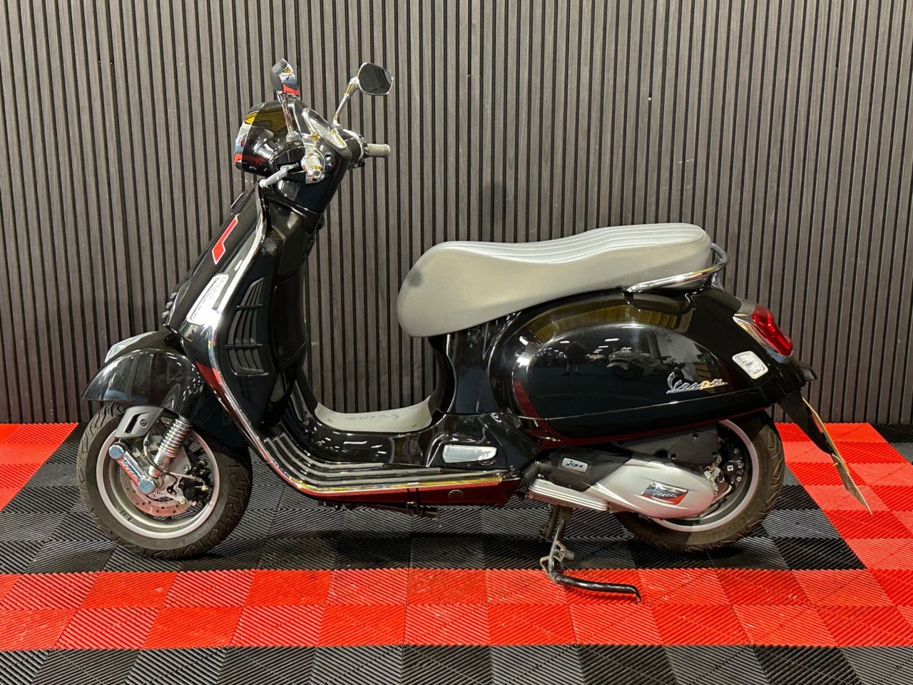 Used Piaggio Vespa GTS for sale - 78838729: Photo 9