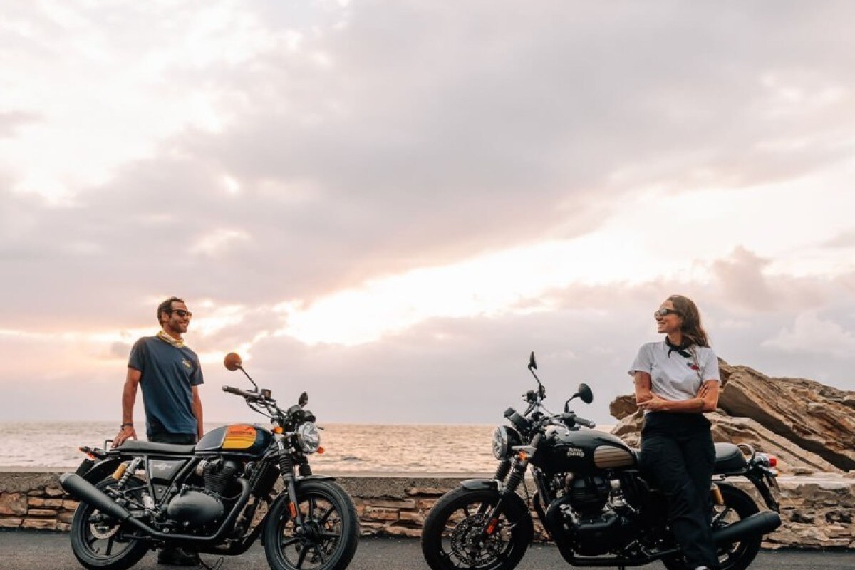 Royal Enfield Interceptor 650 BARCELONA BLUE