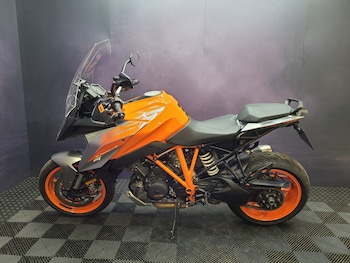 Used KTM 1290 SUPERDUKE GT 2019 for sale - bike-77866799: Photo