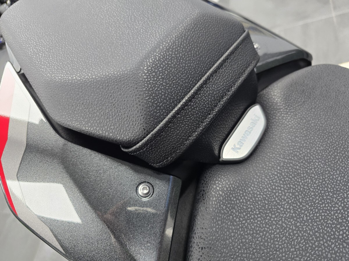 Kawasaki Z900 ZR900SSFAN