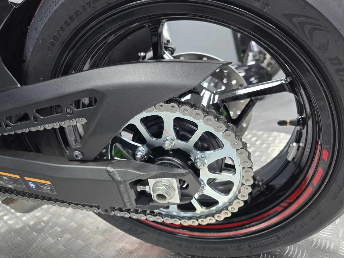 Kawasaki Z900 ZR900SSFAN