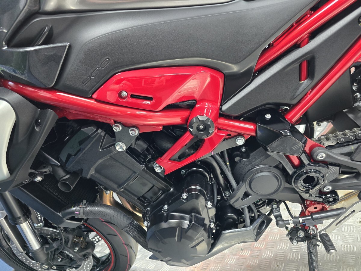 Kawasaki Z900 ZR900SSFAN