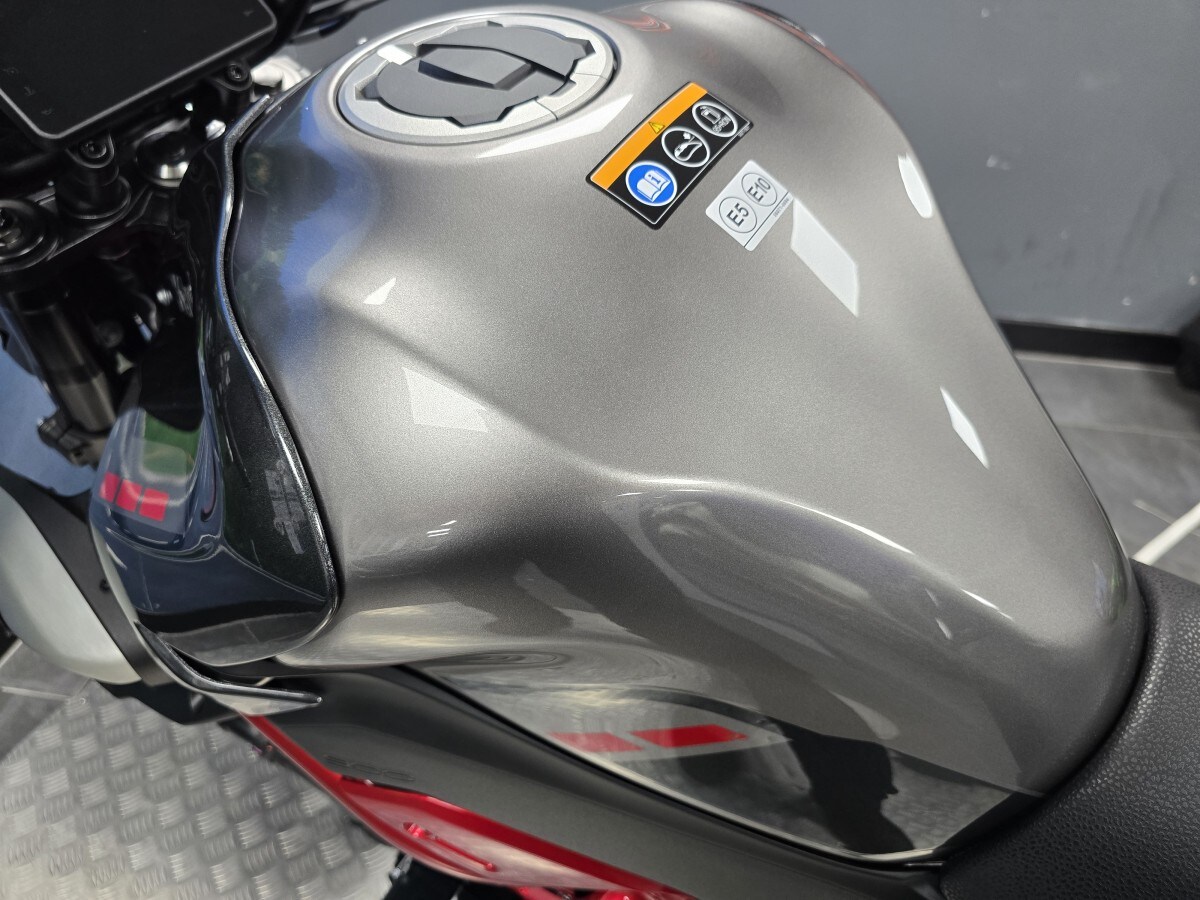 Kawasaki Z900 ZR900SSFAN