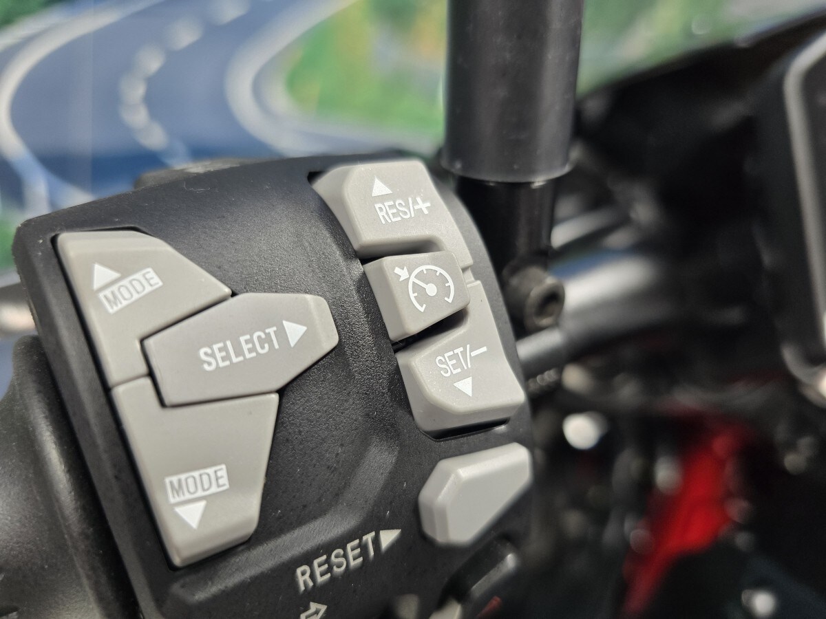 Kawasaki Z900 ZR900SSFAN