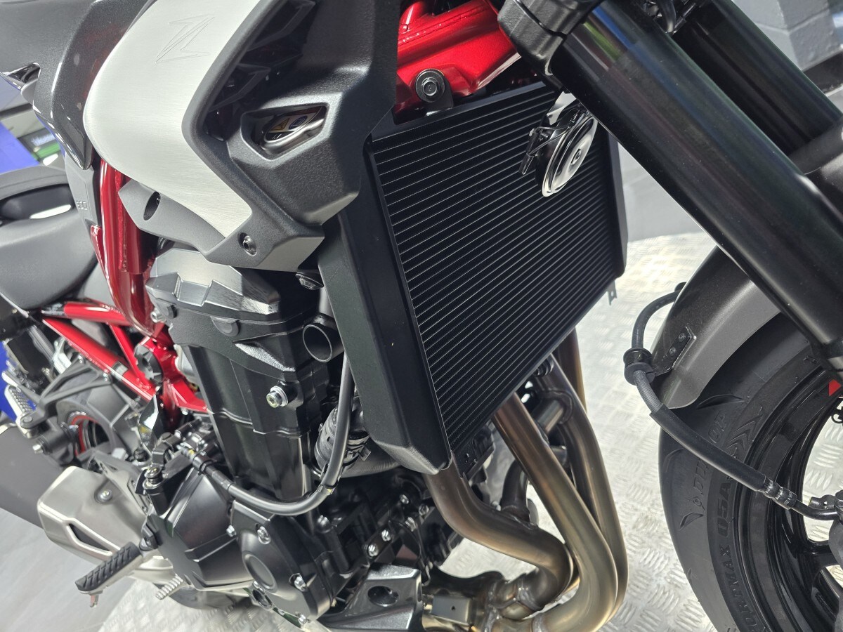 Kawasaki Z900 ZR900SSFAN