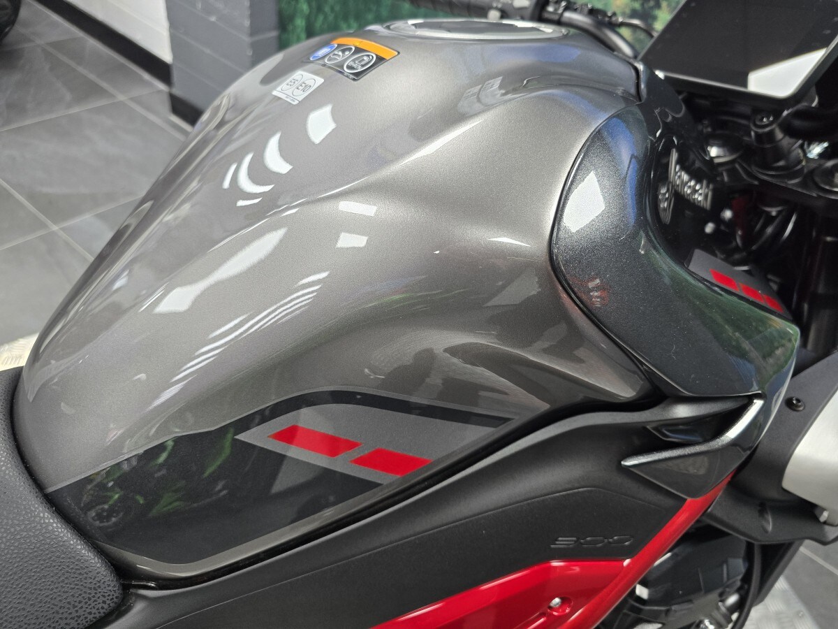 Kawasaki Z900 ZR900SSFAN