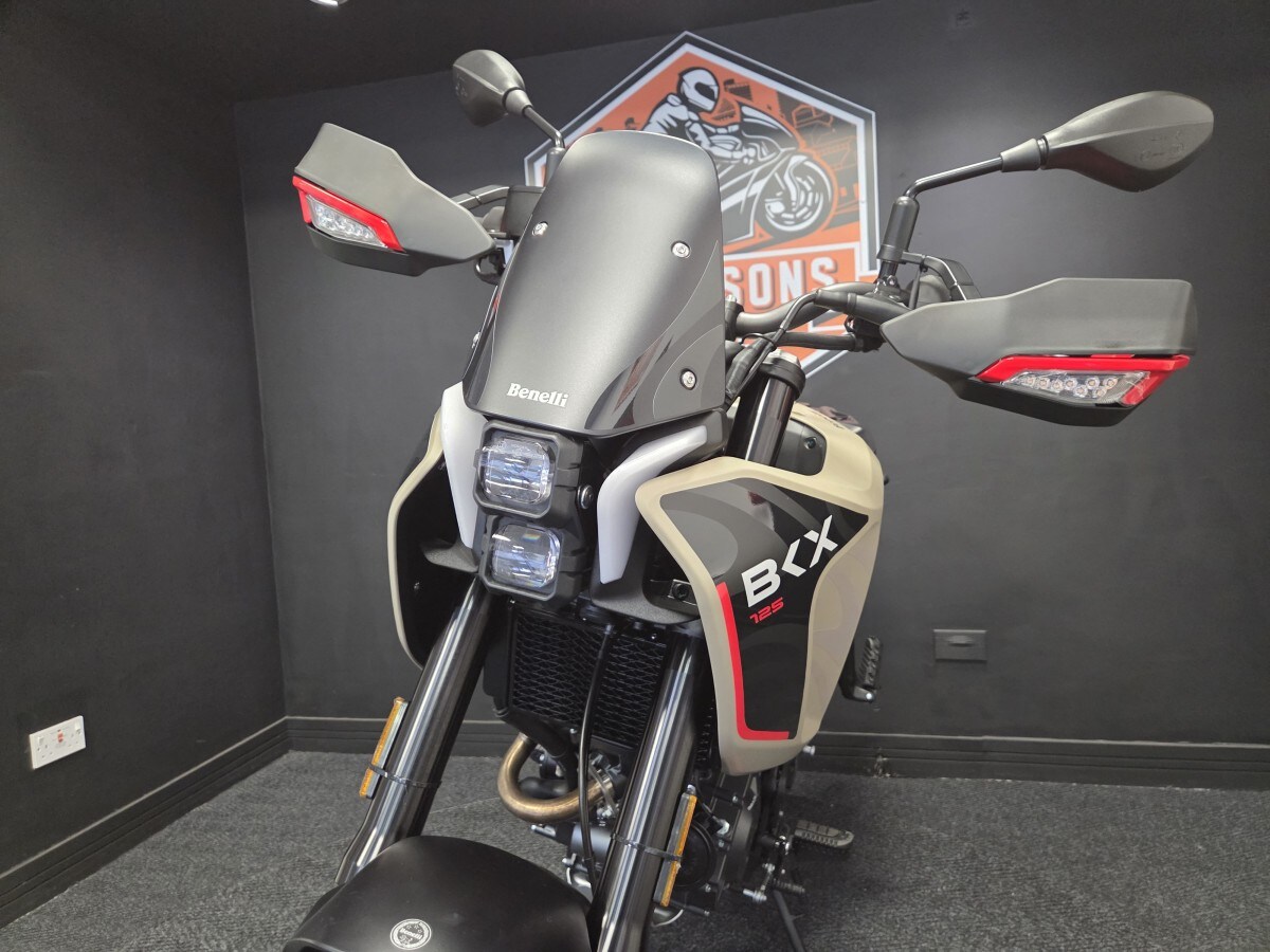Benelli BKX 125