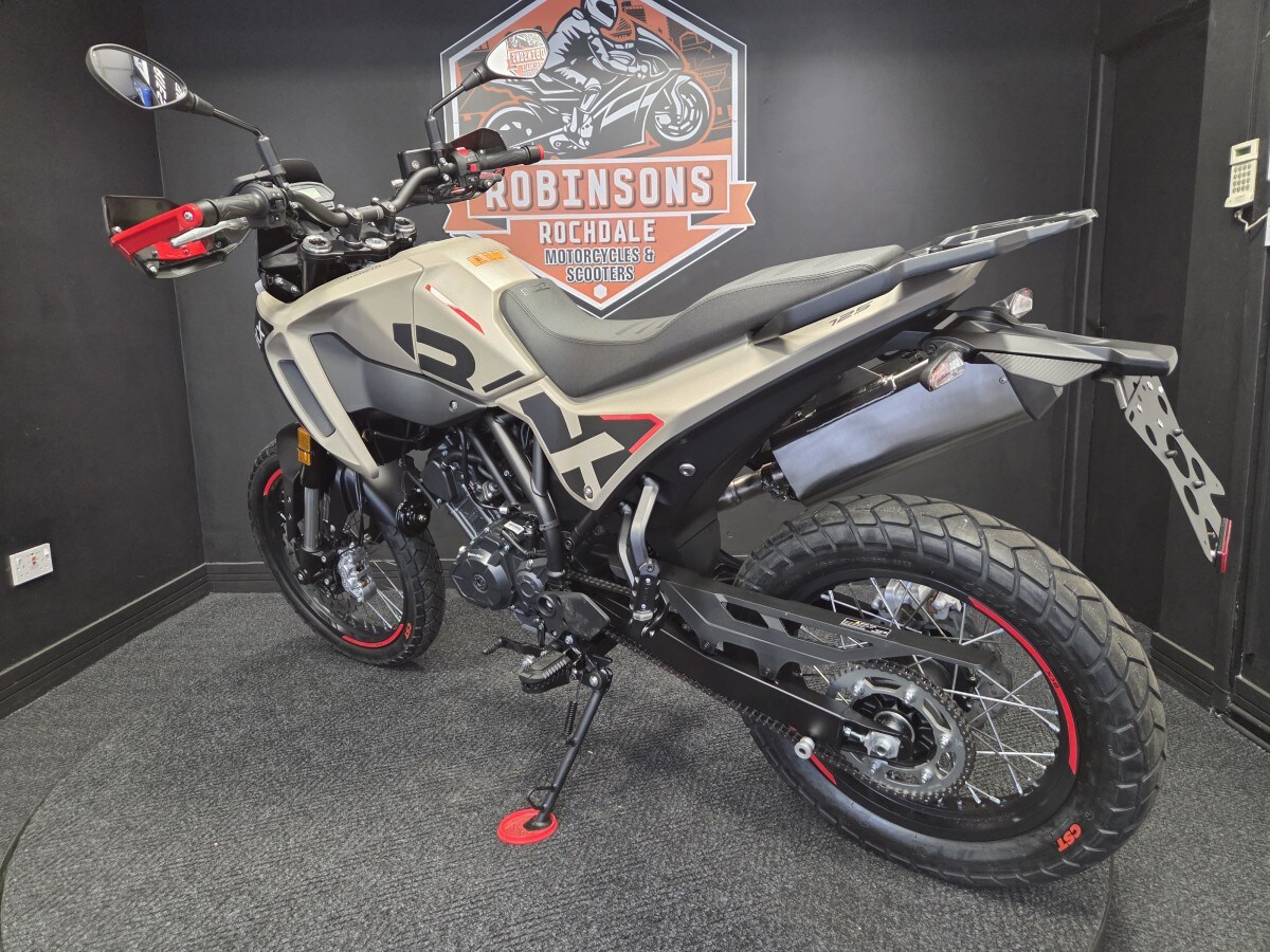 Benelli BKX 125