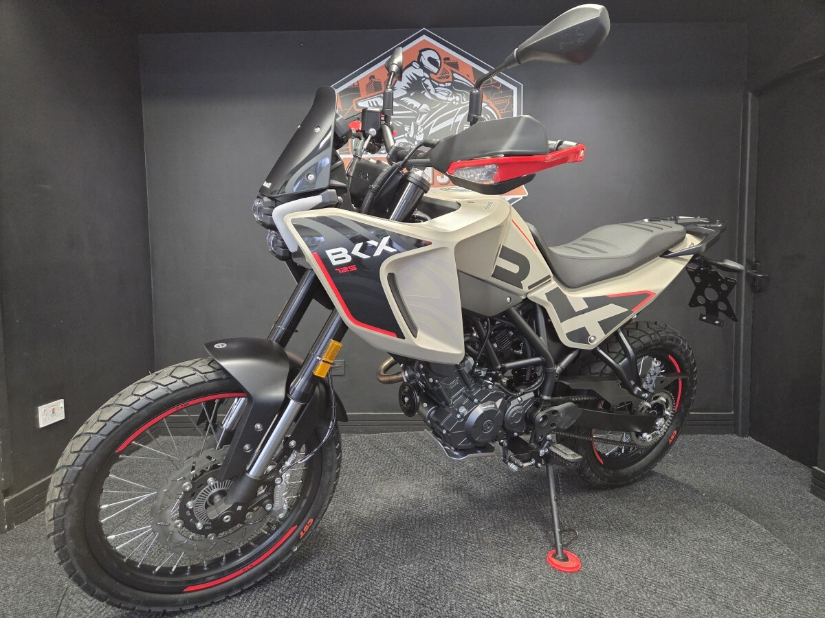 Benelli BKX 125