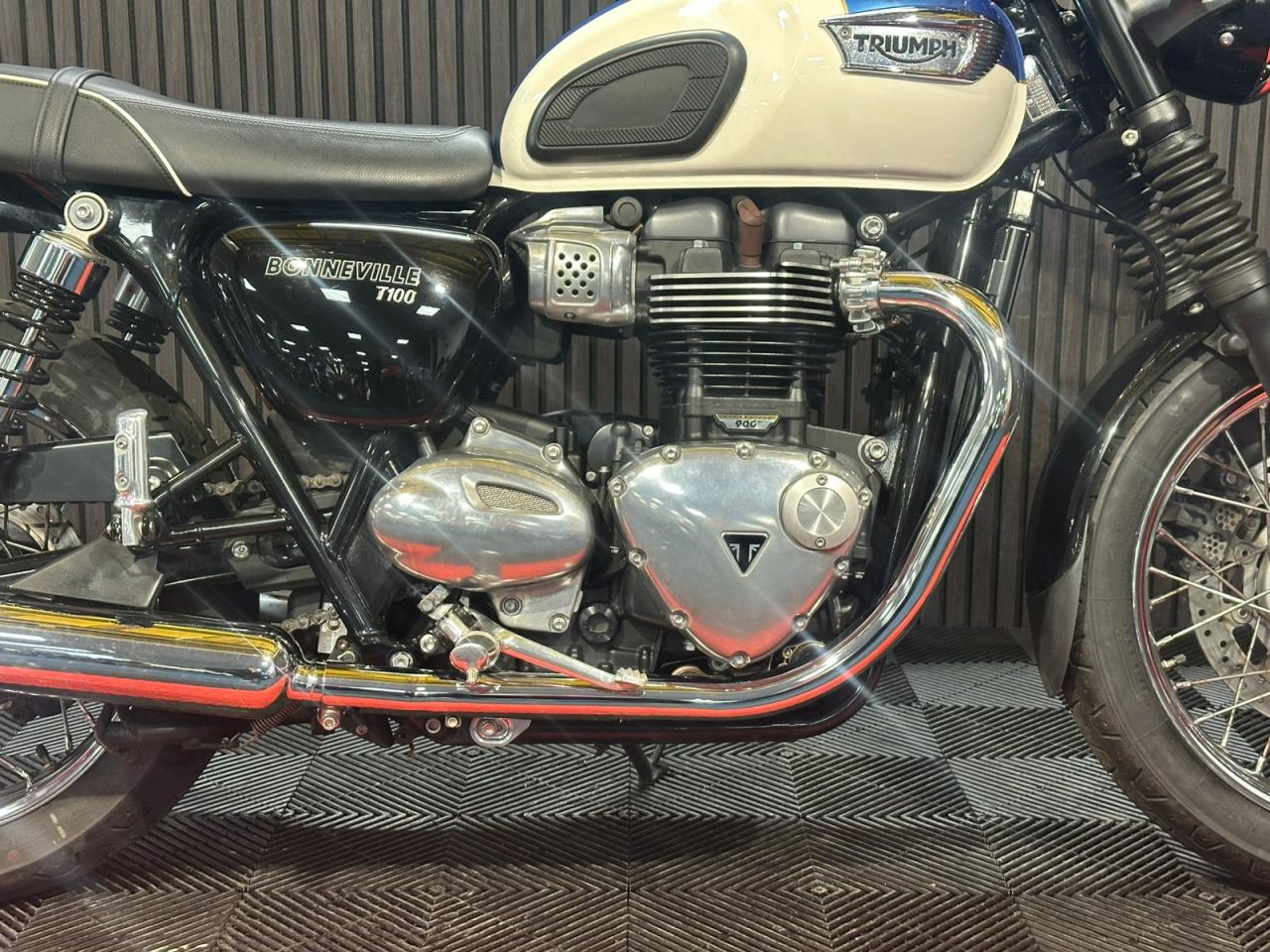 Used Triumph Bonneville T100 for sale - 78434776: Photo 16