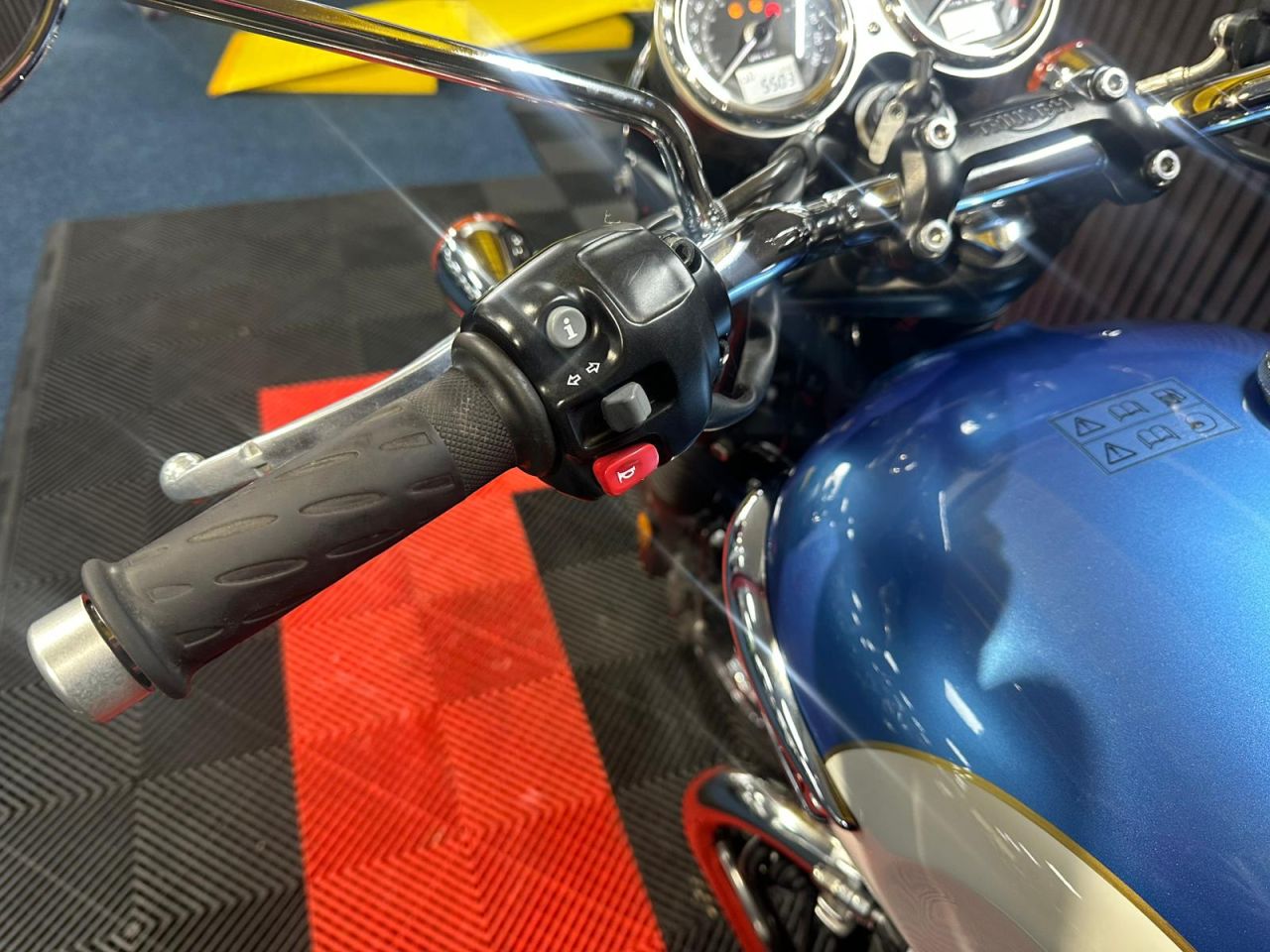 Used Triumph Bonneville T100 for sale - 78434776: Photo 21