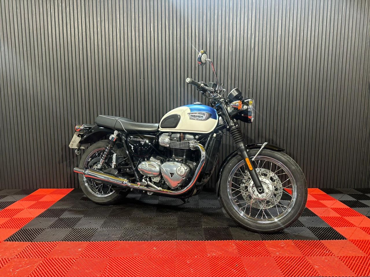 Used Triumph Bonneville T100 for sale - 78434776: Photo 7