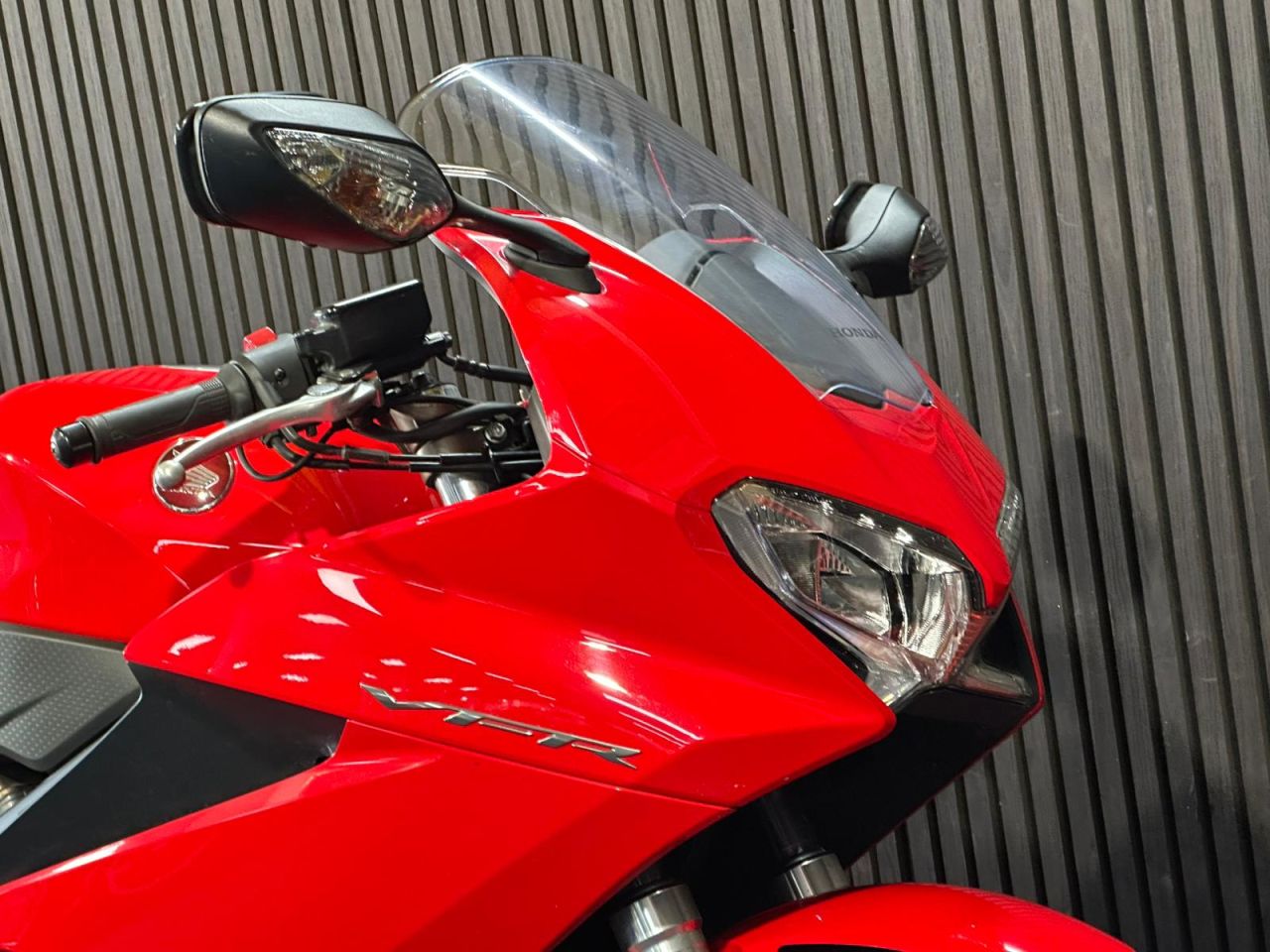 Used Honda VFR800F for sale - 78668578: Photo 25
