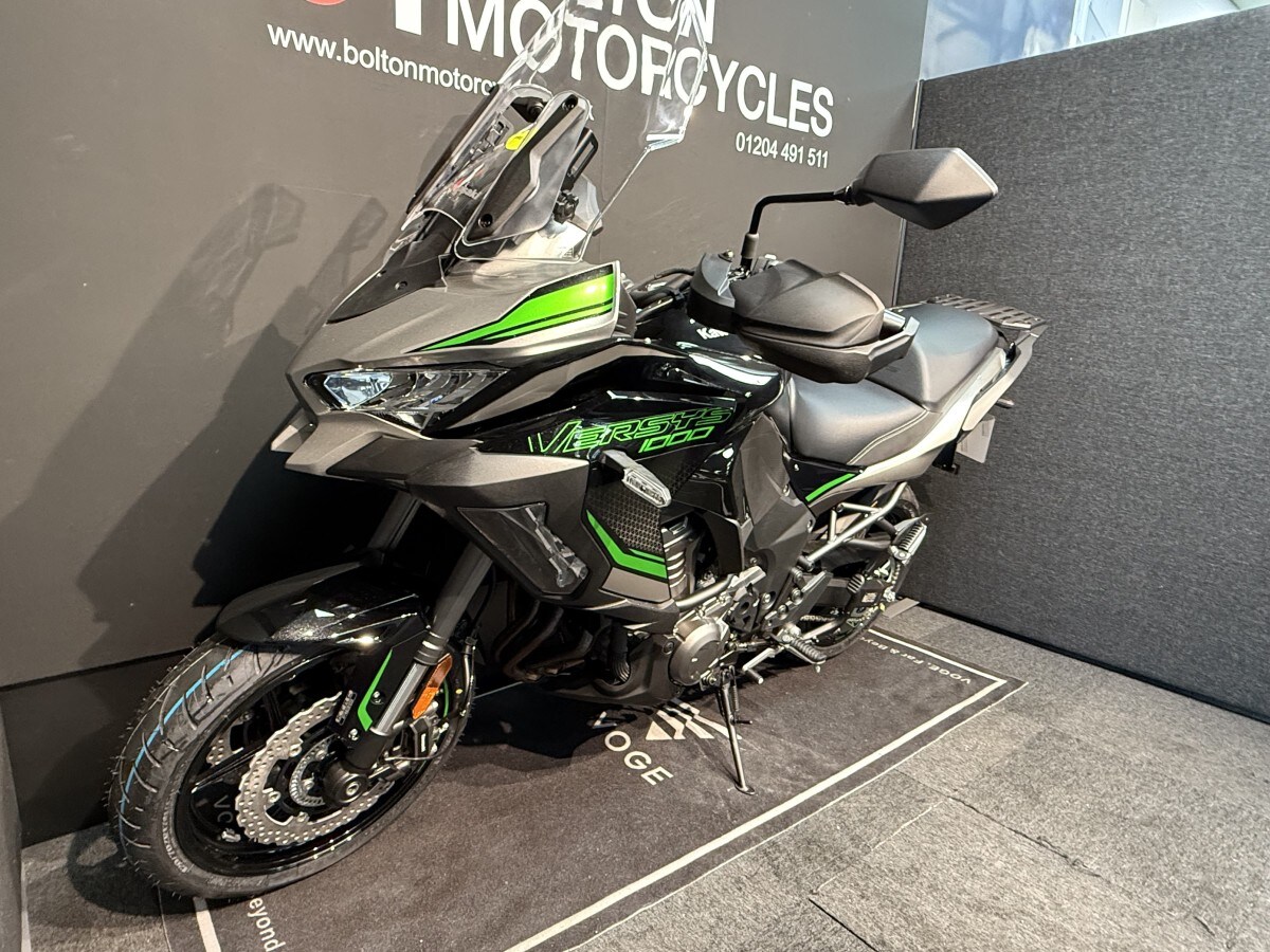 Kawasaki Versys 1000S KLZ1000ERFNN BK1/GY1