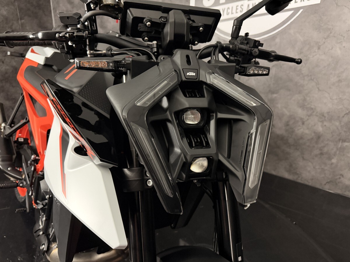 KTM 990 Duke R