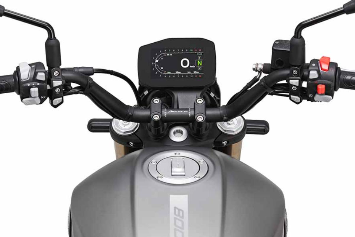 Benelli Leoncino 800