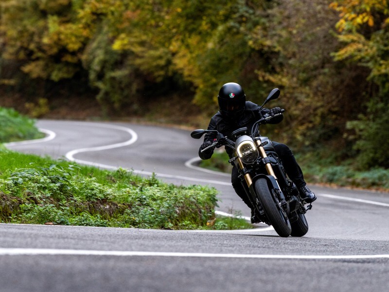 Benelli Leoncino 800