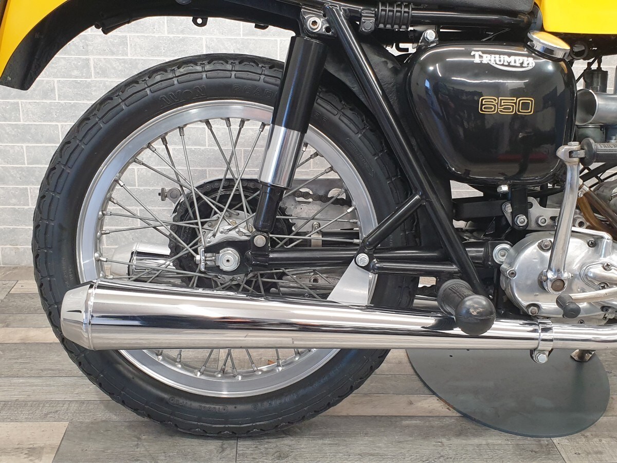 Triumph DUPLEX 6T THUNDERBIRD 650 Dunstall Cafe Racer *Te