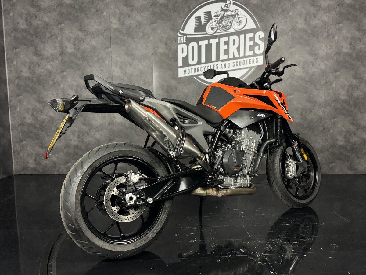 KTM 790 DUKE L 23