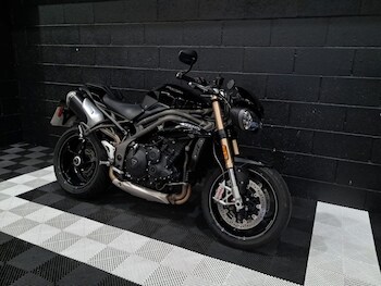 Used Triumph Speed Triple 1050 undefined for sale - bike-78435653: Photo