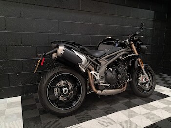 Used Triumph Speed Triple 1050 undefined for sale - bike-78435653: Photo