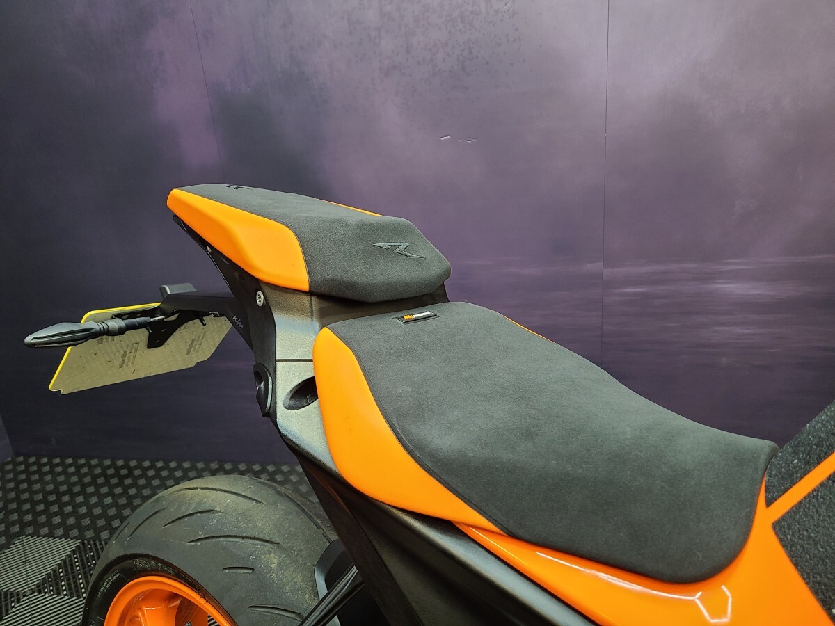 KTM 1290 SUPERDUKE R EVO 23