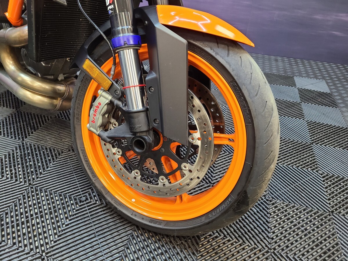 KTM 1290 SUPERDUKE R EVO 23