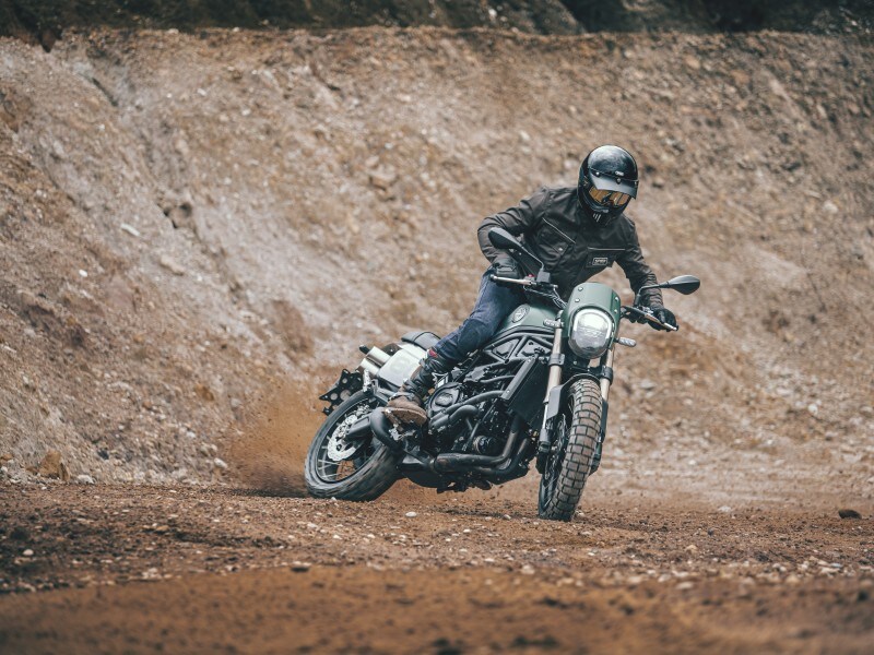 Benelli Leoncino 800 Trail