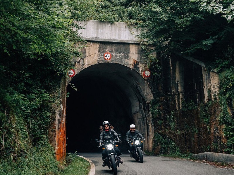 Royal Enfield Continental GT 650 APEX GREY