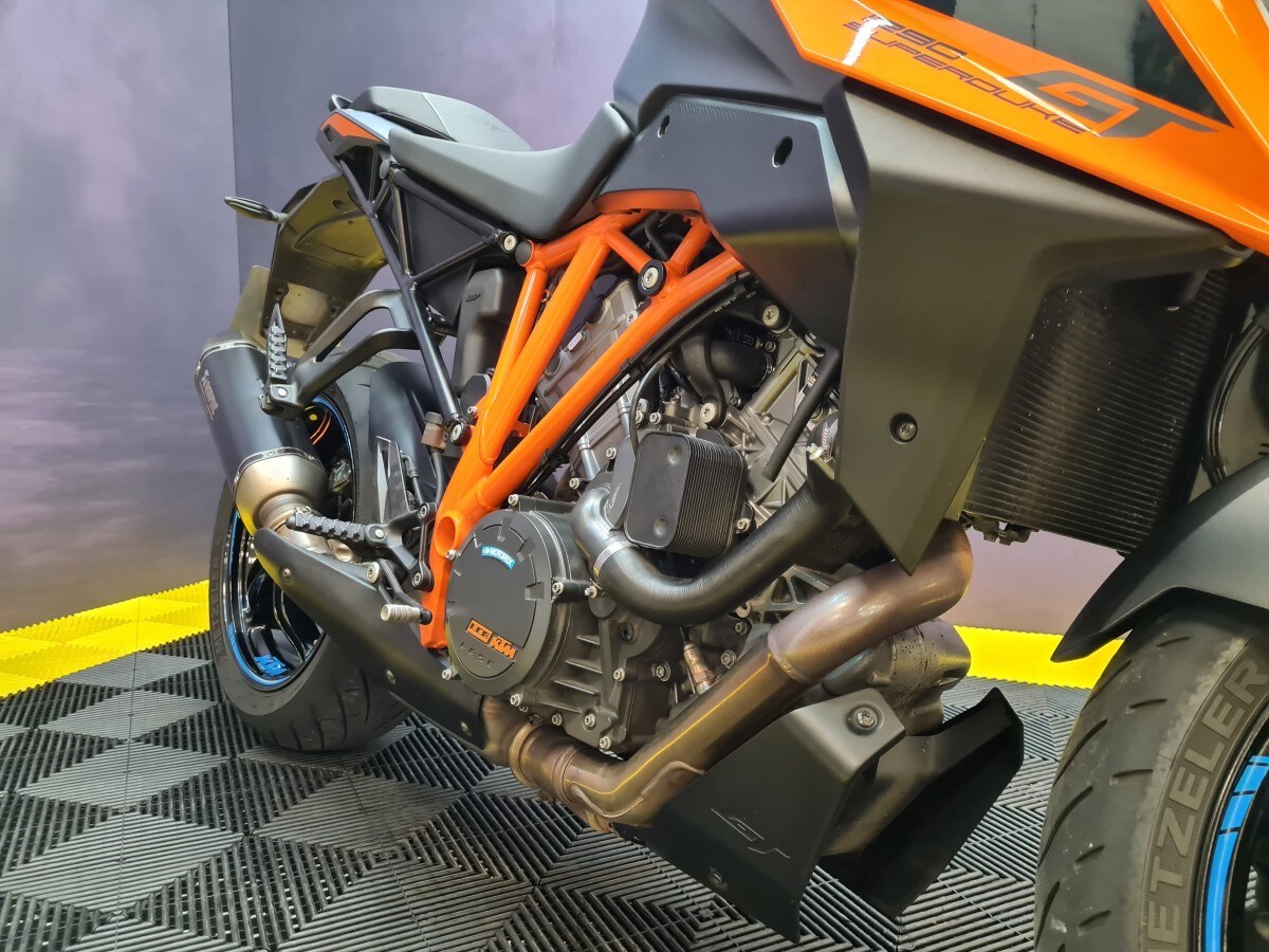 KTM 1290 SUPER DUKE GT
