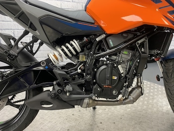 Used KTM 125 Duke undefined for sale - bike-77865532: Photo