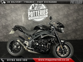 Used Triumph SPEED TRIPLE 94 R 2016 for sale - bike-77866441: Photo