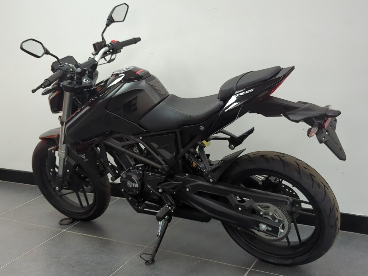 VOGE R 125